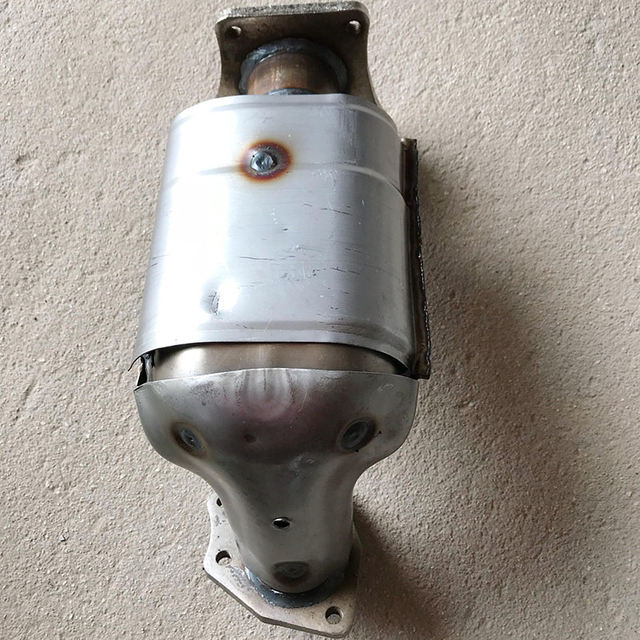 Automotive Component Catalytic Converter for The Nissan Teana 2.3L 