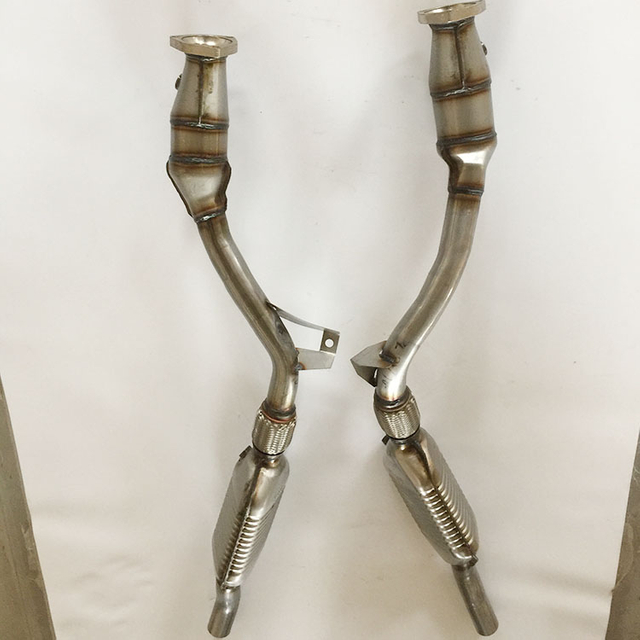 The high flow catalytic converter is suitable for the Audi A6 2.8