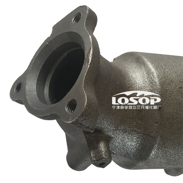 Automotive Component Catalytic Converter for The Nissan Paladin 2.4L 